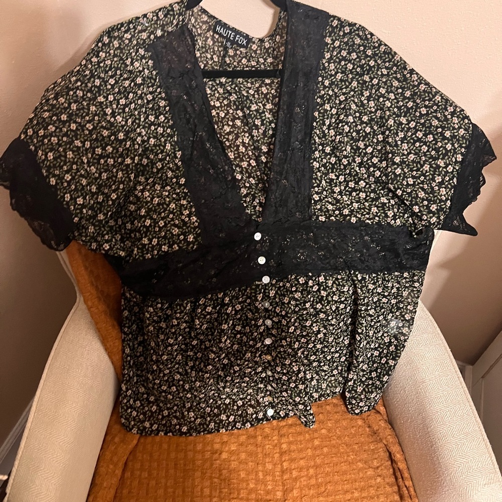 Plus size floral top 🌼